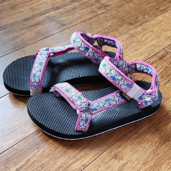 Colorful Patterned Sandals - Picture 2 of 5